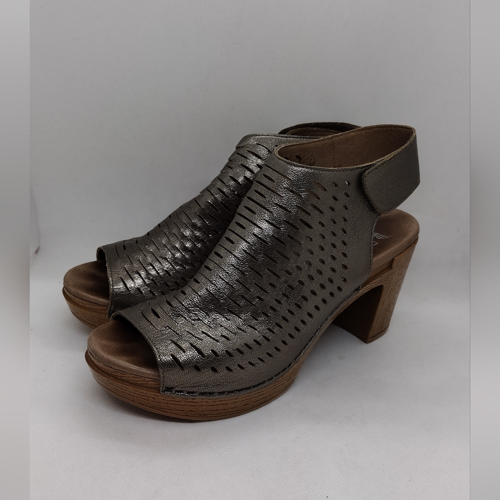 Dansko Danae Slingback Sandal Women's 38 Gold Bobo Retro 90s Y2K Party Comfy